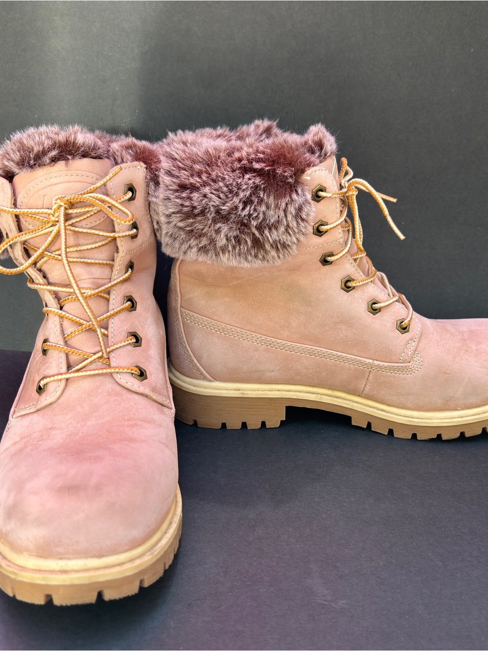 Lugs 10 Faux-Fur Trim Pink Women's Winter Lace-Up Boots